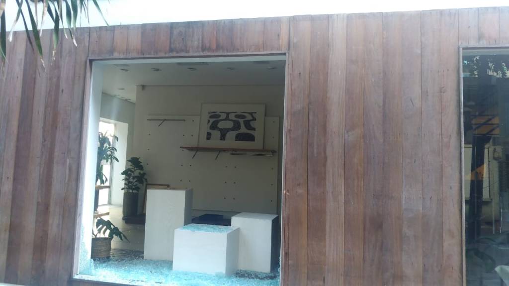 Quarentena: com ruas desertas, Osklen é invadida e saqueada em Ipanema