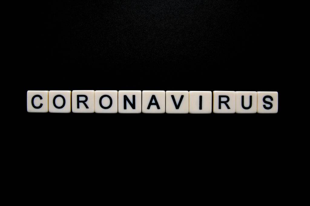 Coronavírus: média móvel de mortes em alta