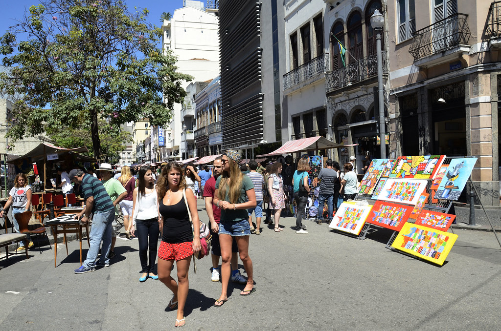 Rio: oito a cada dez consumidores priorizam o comércio de bairro