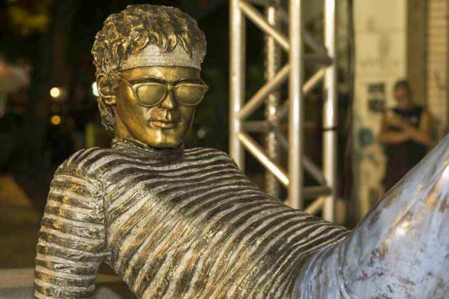 Cazuza – estátua