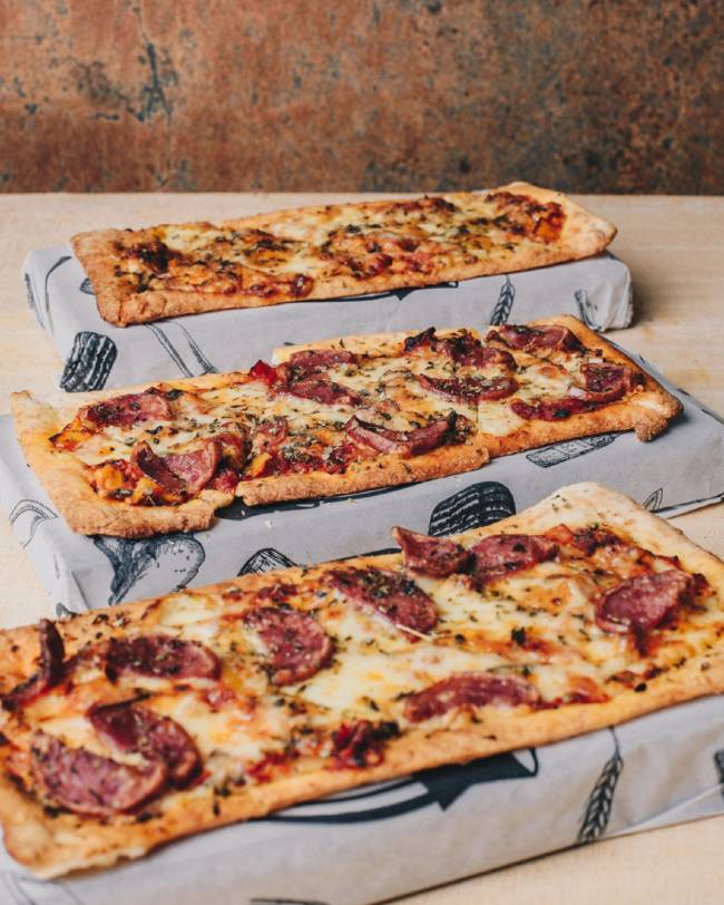 Seu Vidal_PIZZAS DE PÃO DE QUEIJO_crédito Alex Woloch_01 Seu Vidal_PIZZAS DE PÃO DE QUEIJO_crédito Alex Woloch_01