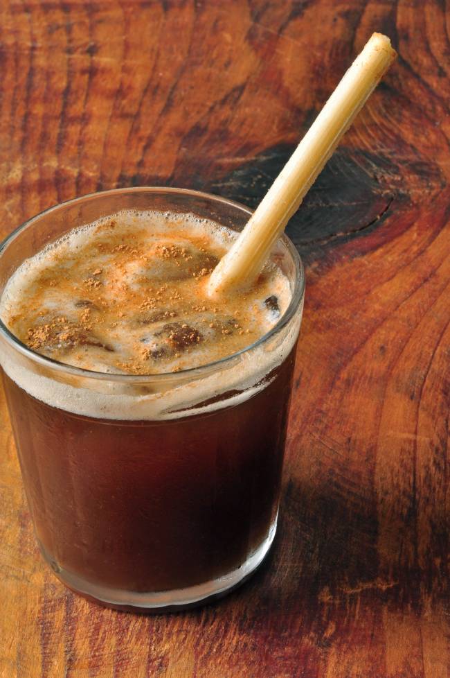 Foto Bar Leblon_Capeta_Cachaça Tellura, xarope de especiarias, suco de abacaxi e canela em pó 01_Crédito Rio Art Com Foto Bar Leblon_Capeta_Cachaça Tellura, xarope de especiarias, suco de abacaxi e canela em pó 01_Crédito Rio Art Com