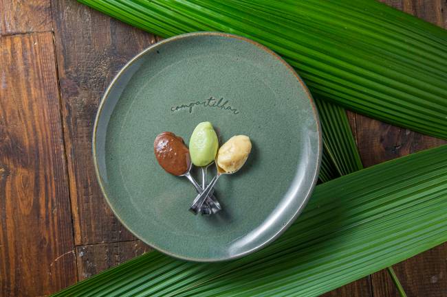 Brigadeiros nos pratinhos fofos - Picture of Brigadeiros do Tuiter, Rio de  Janeiro - Tripadvisor