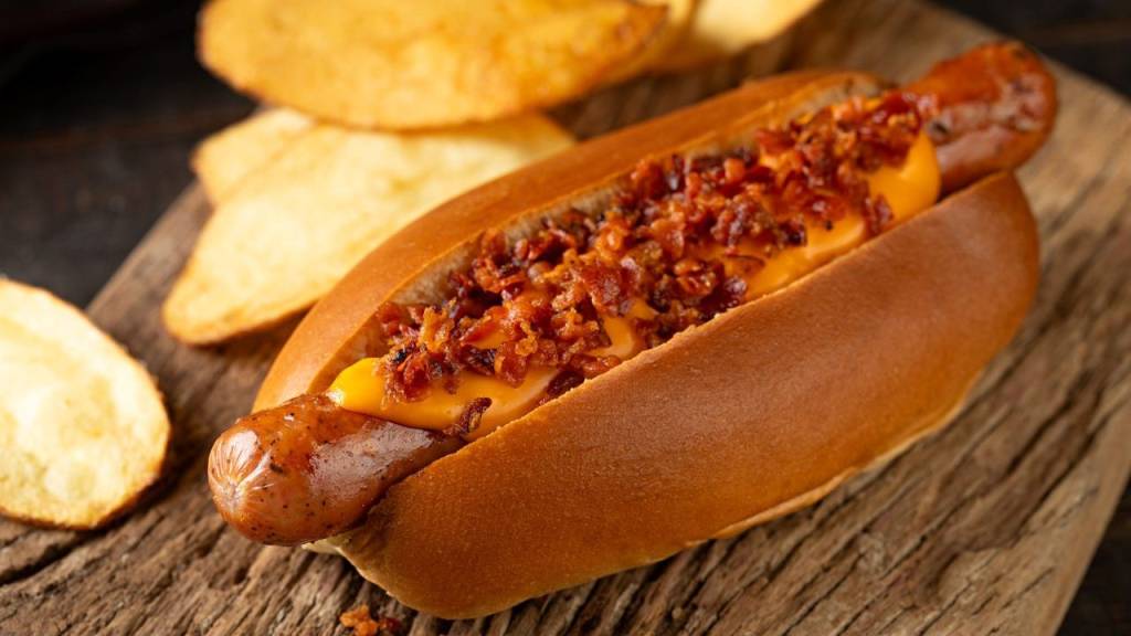 Novas receitas e releituras comidas de boteco chegam ao menu do Mané