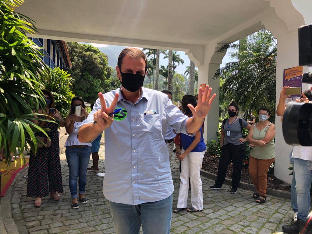 Rio teve mais abstenções do que votos no candidato eleito Eduardo Paes