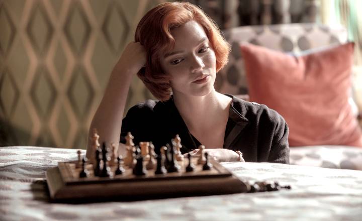 Veja como jogar xadrez contra a protagonista de 'O Gambito da