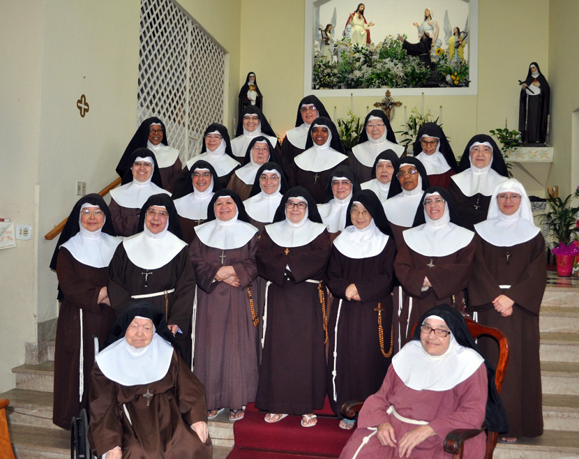 A imagem mostra as freiras do Mosteiro Nossa Senhora dos Anjos, na Gávea