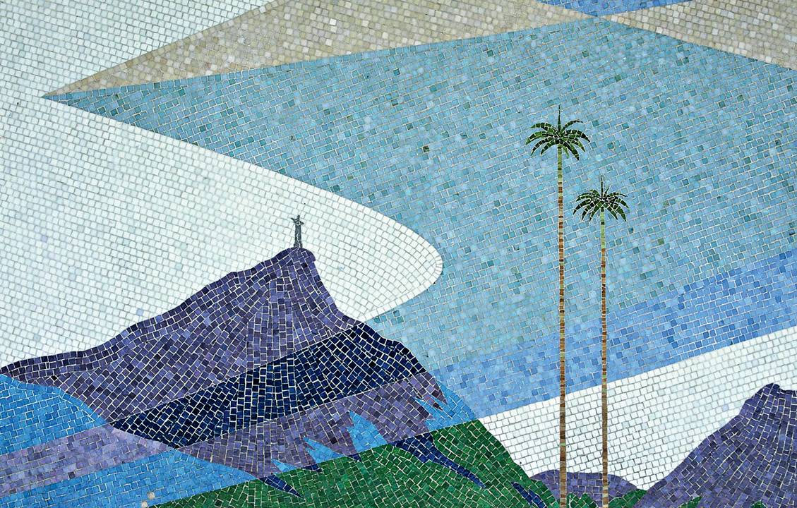 Mural em mosaico mostra o Corcovado e palmeiras