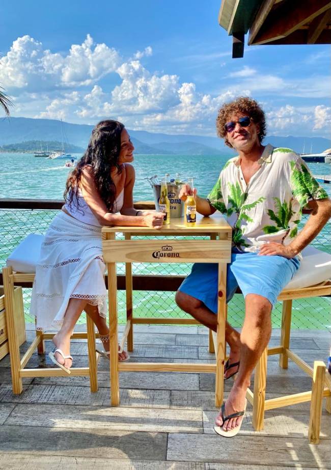 Onde beber em Paraty Onde beber em Paraty ao ar livre: o Via Marine, de frente pro mar!