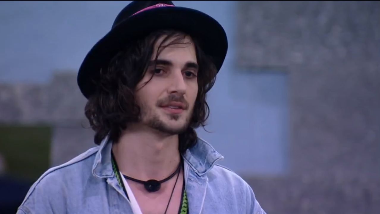 Foto do ator e cantor Fiuk no programa Big Brother Brasil.