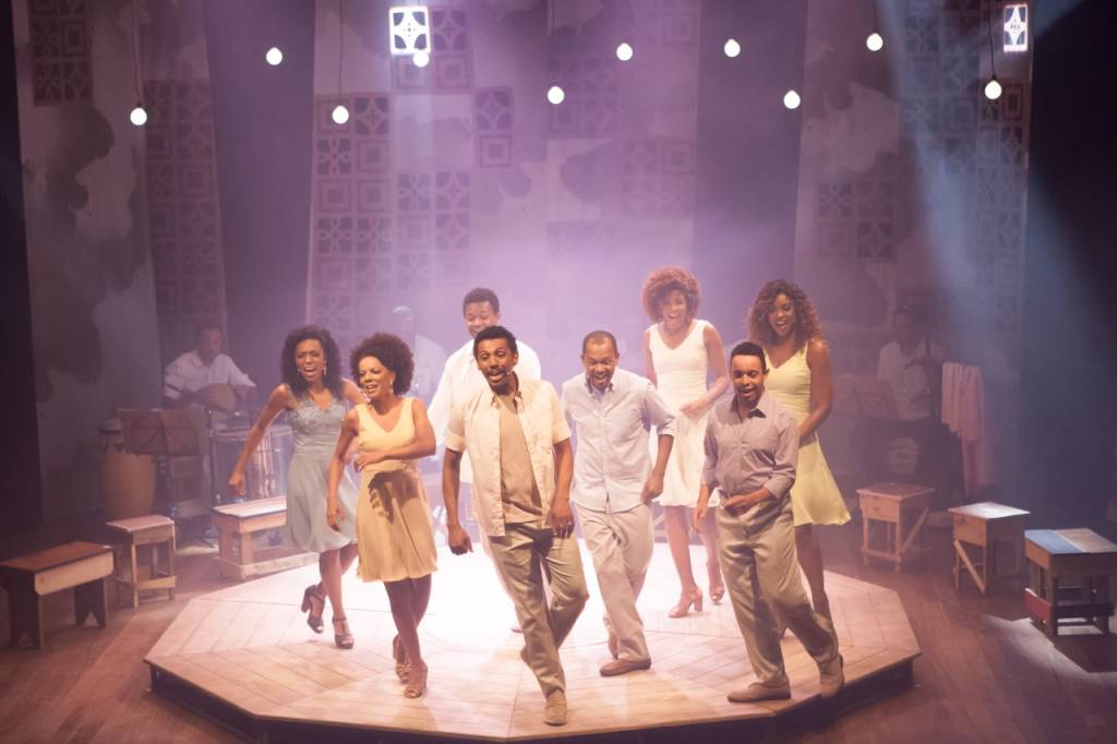 WhatsApp Image 2021-03-03 at 13.18.32 Palco com atores