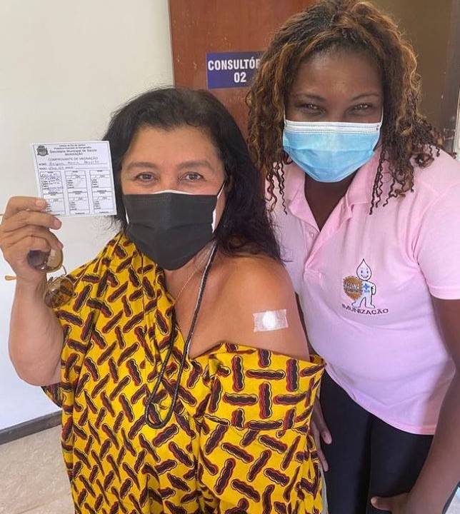 Regina Casé: vacinada com a primeira dose contra o novo coronavírus
