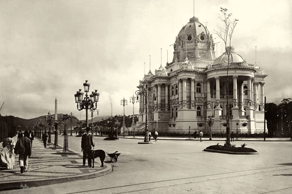 Monroe-1906 O Palácio Monroe em seus tempos áureos, logo após sua inauguração em 1906 - foto de Augusto Malta -