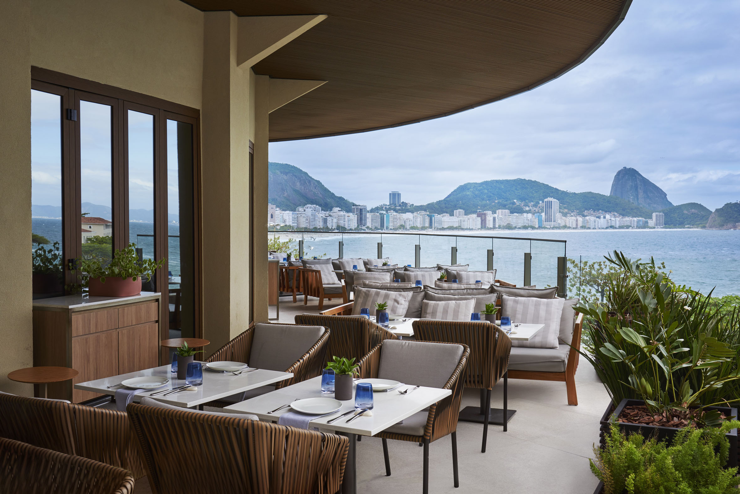 Fairmont Copacabana_Marine Restô_Cred Rômulo Fialdini Marine Restô: brunch no salão interno e nas amplas varandas