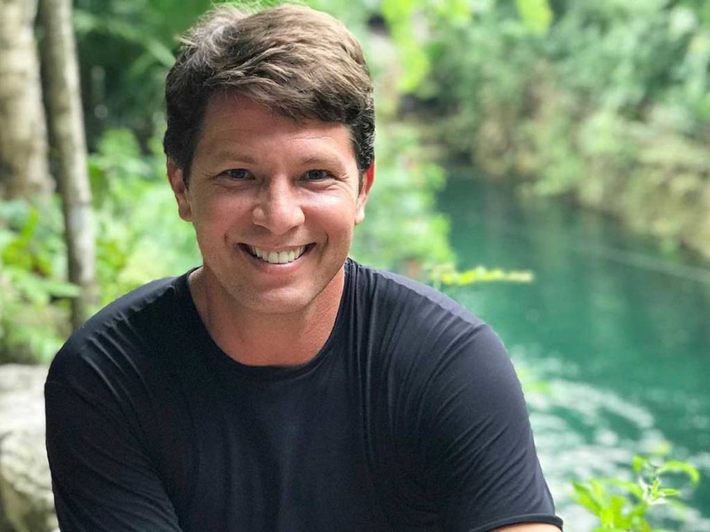 Marcelo Adnet e Mario Frias têm encontro marcado… na Justiça