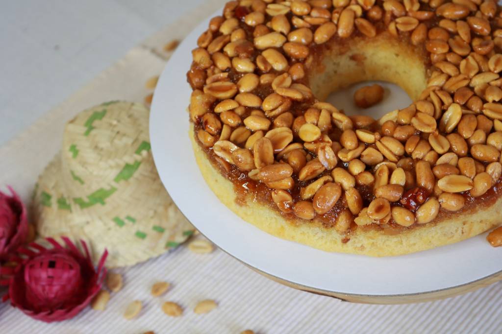 Diva Confeitaria Festiva e Afetiva: bolo de amendoim caramelizado