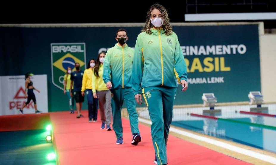 Uniformes do Time Brasil assinados pela patrocinadora Peak Sports