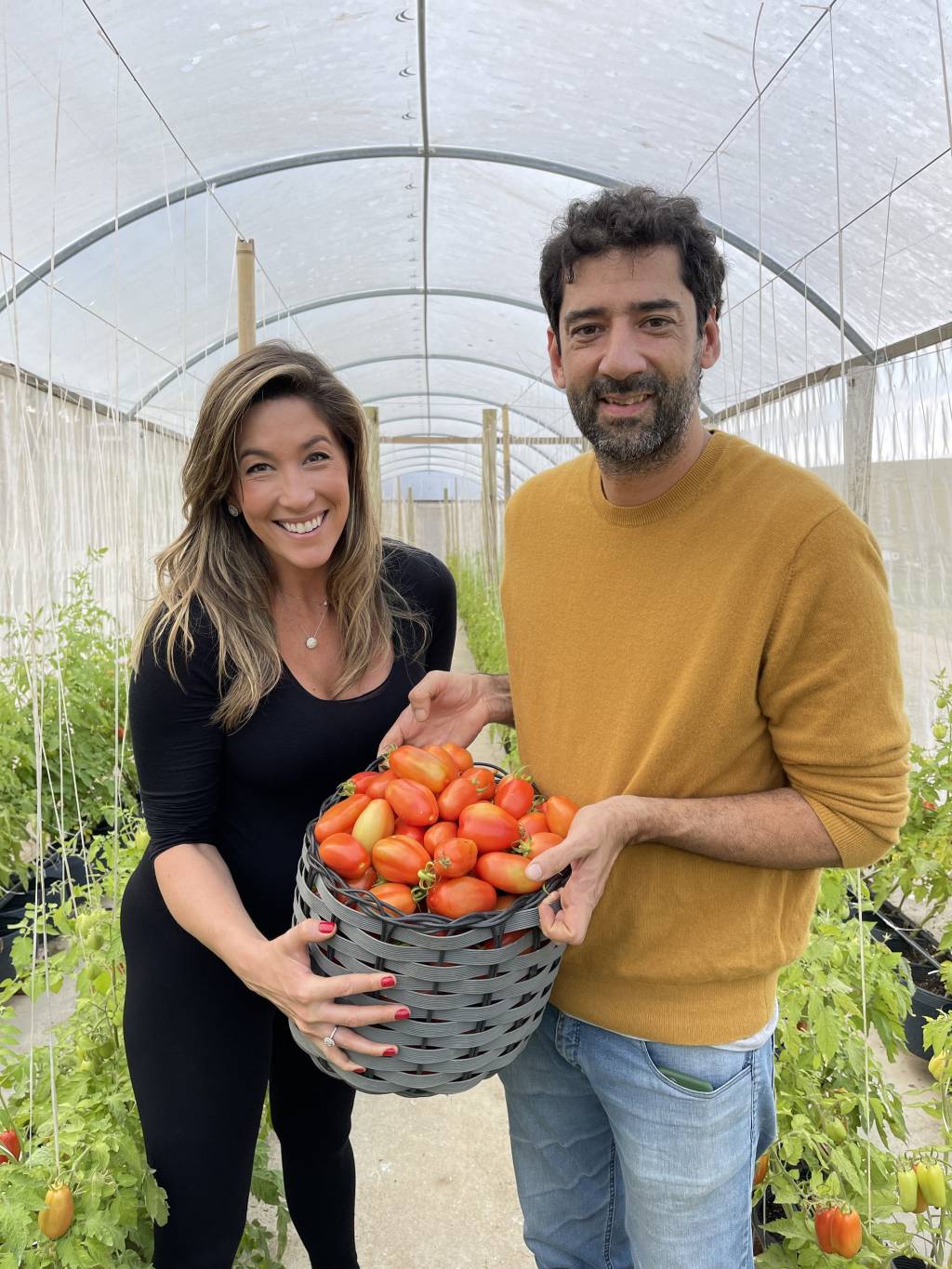 De Onde Vem: com Nello Garaventa, Paula Varejão conhece a produção de tomates