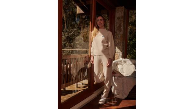 Julia Golldenzon, casaco (R$ 689) e calça (R$ 729) Julia Golldenzon, casaco (R$ 689) e calça (R$ 729)