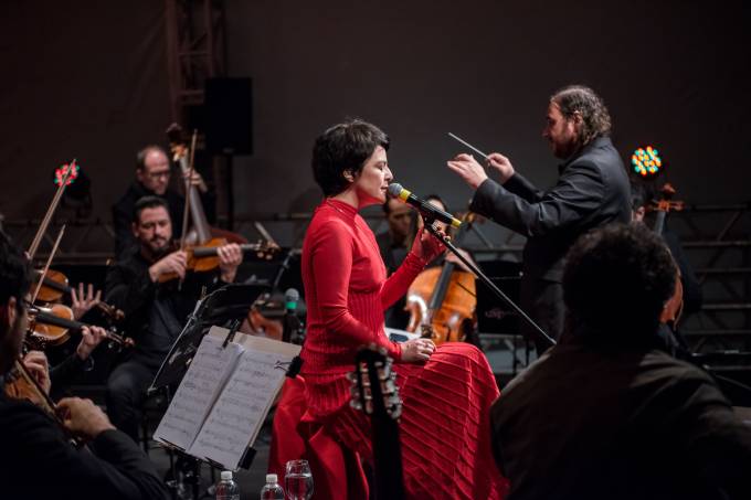 Fernanda Takai e Orquestra Ouro Preto