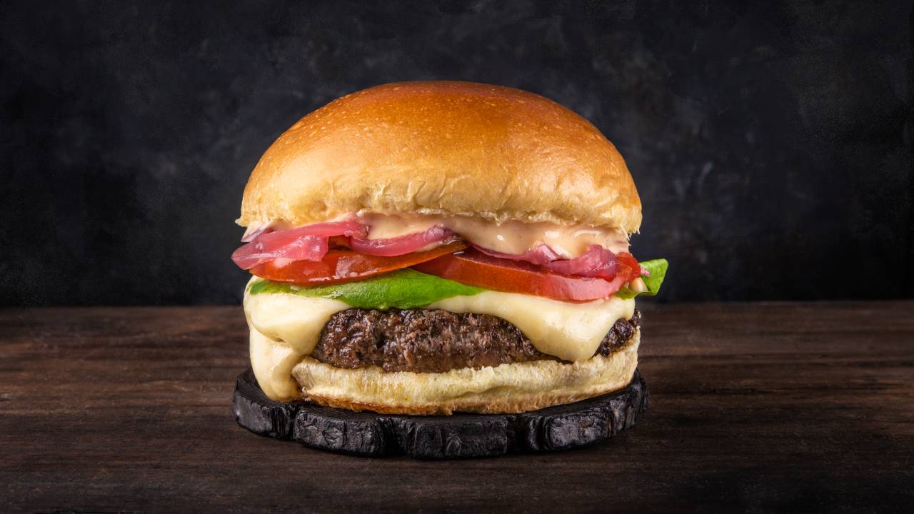 Hambúrguer 0800: ação pelos oito anos do T.T. Burger