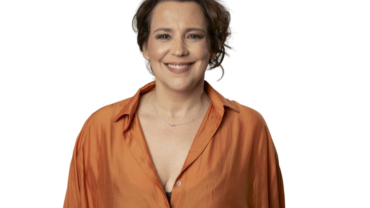 Ana Beatriz Nogueira sorrindo