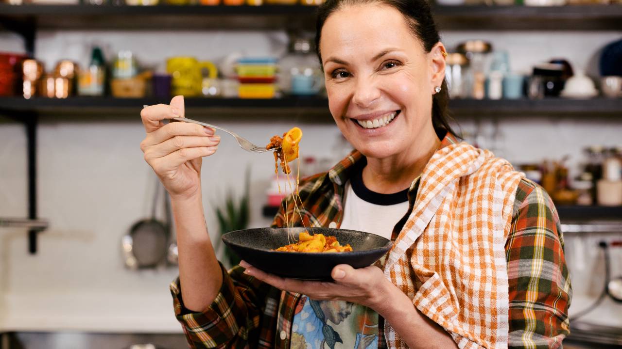 Carolina Ferraz: novo livro de culinária
