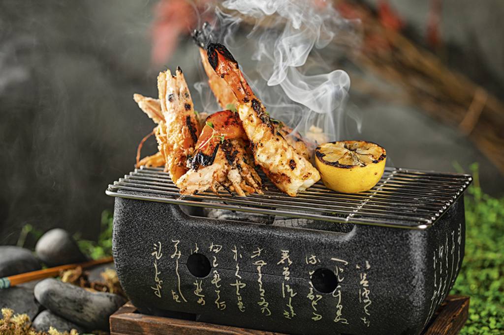 Spicy-Fish_SHRIMP—camarão-VG-marinado-no-molho-cítrico-e-grelhado-na-manteiga-de-misso_foto-Rodrigo-Azevedo-(2).jpg Spicy Fish