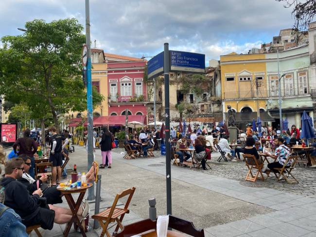 O Pequeno Museu Carioca vai ocupar o imóvel de número 19 da praça com exposições de artistas locais.