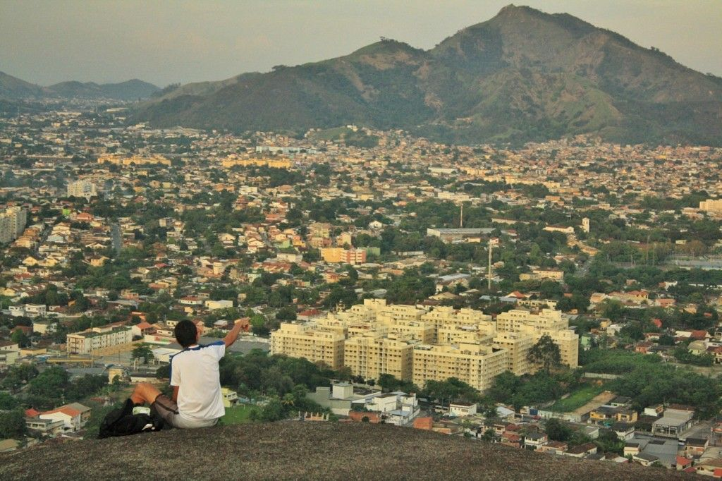 Estudo da Uerj aponta que facções e milícias do Rio estão mais parecidas