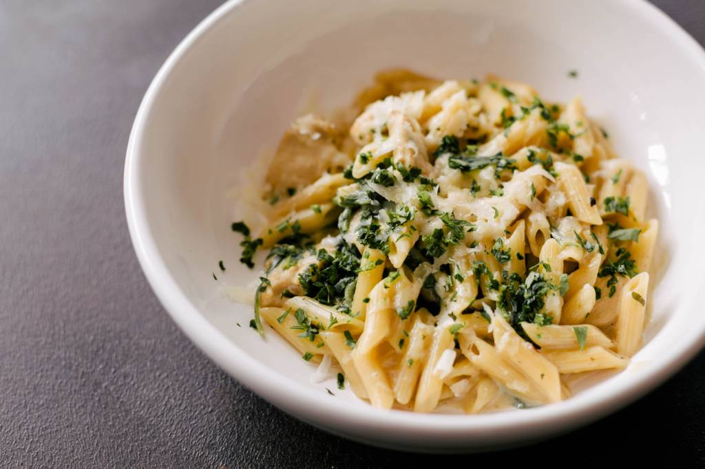 Penne ao limone: almoço leve e saboroso