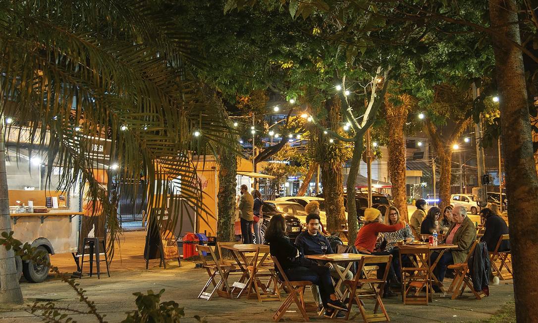 Praça Claudio Coutinho: atrações gastronômicas de quarta a domingo