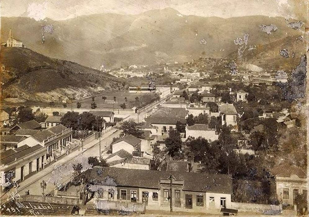 Nesta foto de Augusto Malta (estima-se ser registrada no ano de 1915), temos uma diversidade de informações, na divisa dos bairros Vila Isabel e Andaraí.