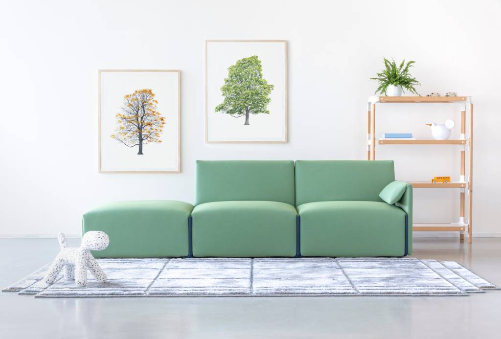 Magis_costume_2seater_ambient_SD5160_kvadrat_uniform_melange_green_963_left-armrest_ottoman_SD5192_green_05 Melange Green por Magis Design