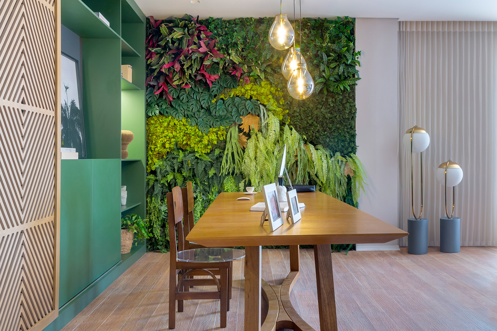 valentina craboledda casa cor goias 2021 home office essenziale escritorio varanda jardim vertical decoração