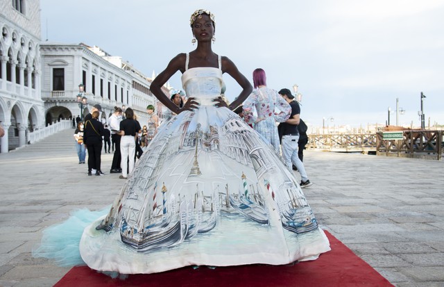 Dolce & Gabbana e a volta dos grandes desfiles