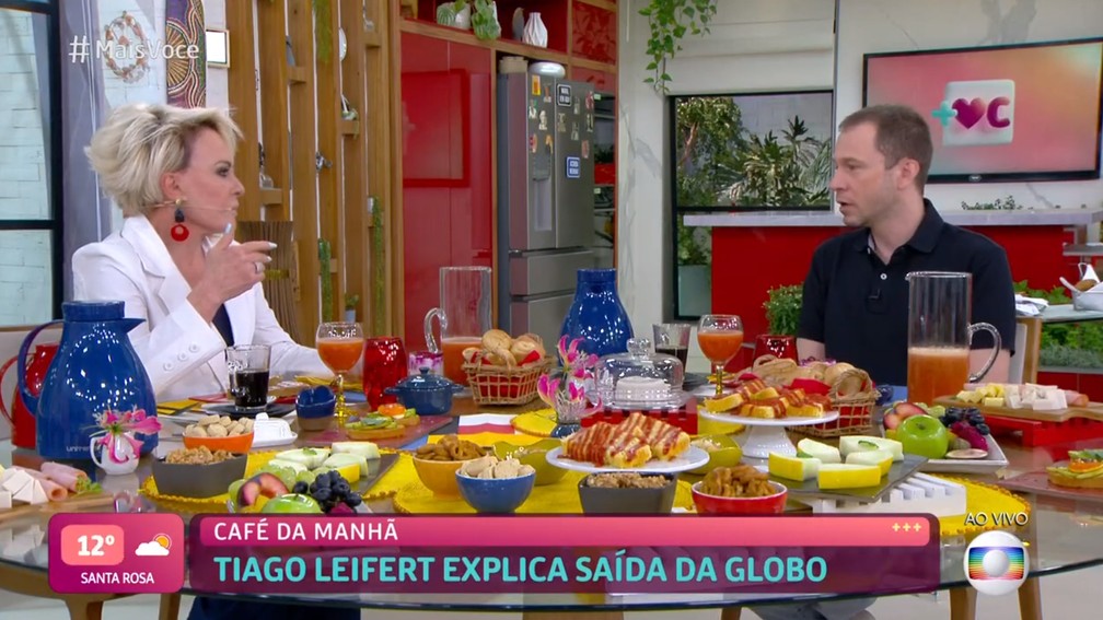 A imagem mostra Tiago leifert e ana maria braga tomando café da manhã