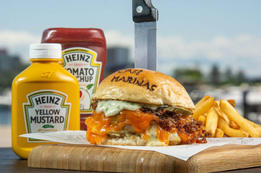 Café Marinas: pir burger