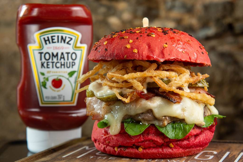 Montagu – Montagu Special Burger – foto Lipe Borges (1) Montagu – Montagu Special Burger – foto Lipe Borges (1)