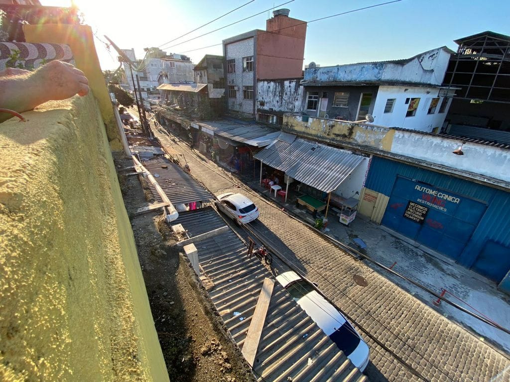 Foto de rua que está no filme "Na rua de baixo, onde é proibido passar"