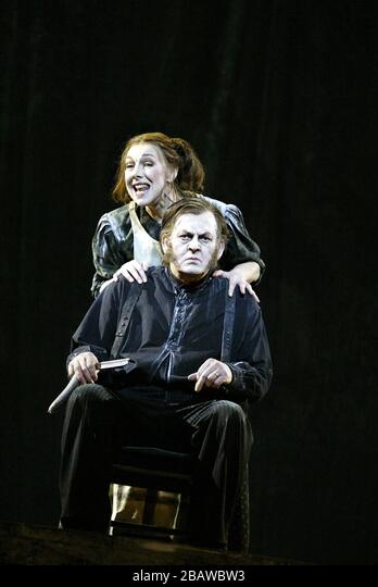 Thomas Allen e Felicty Palmer em Sweeney Todd, no Covent Garden de Londres