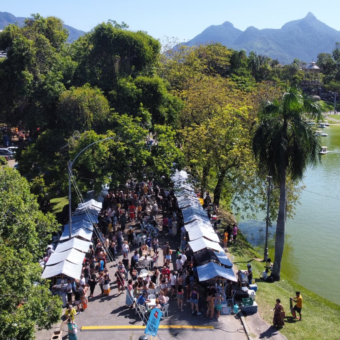 Foto mostra barracas de feira na Quinta da Boa Vista