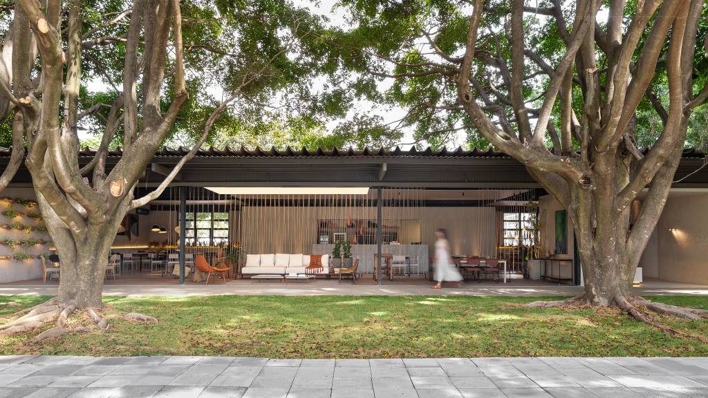 Restaurante-Aroma-CASACOR-Flávia-Nasr-Arquitetura-CASACOR-Brasília-Julia-Totoli- Melhor projeto de uso Comercial: Restaurante Aroma CASACOR, por Flávia Nasr.