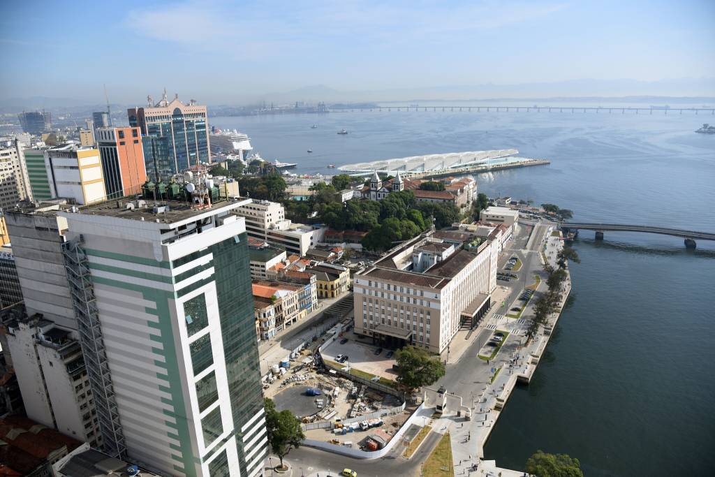 Foto mostra Zona Portuária do Rio