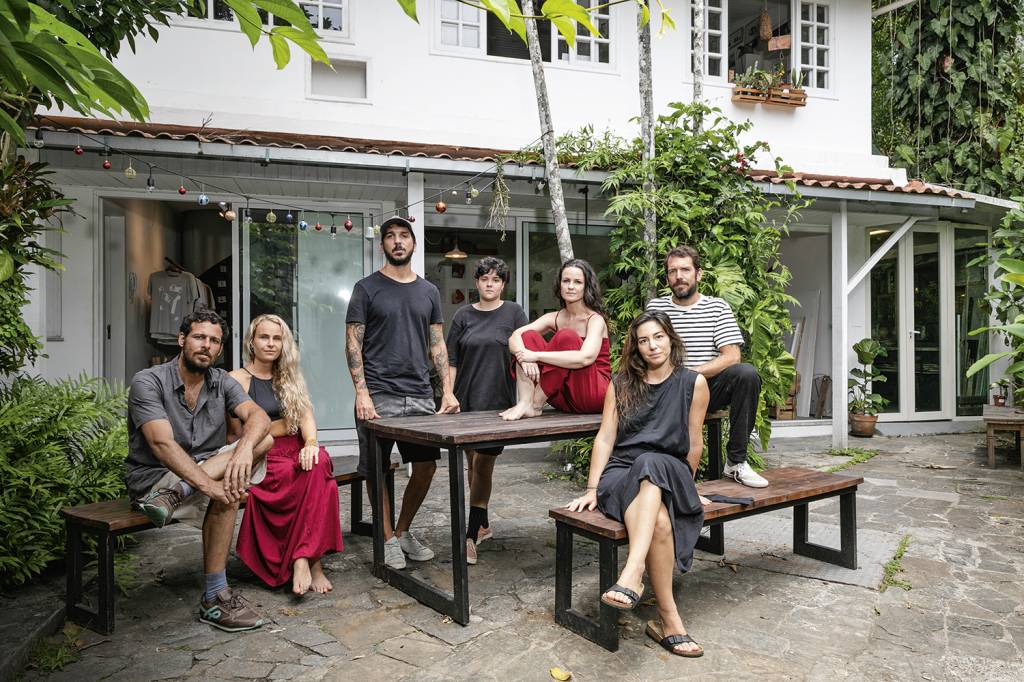 Conexão criativa: os artistas da Casa Voa abrem espaço para cursos e exposições