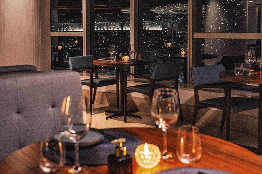 Drinques com visual panorâmico, eis os diferenciais do The View Bar