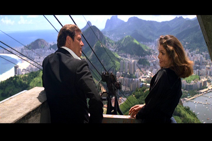 Foto mostra cena de filme de James Bond no Pão de Açúcar