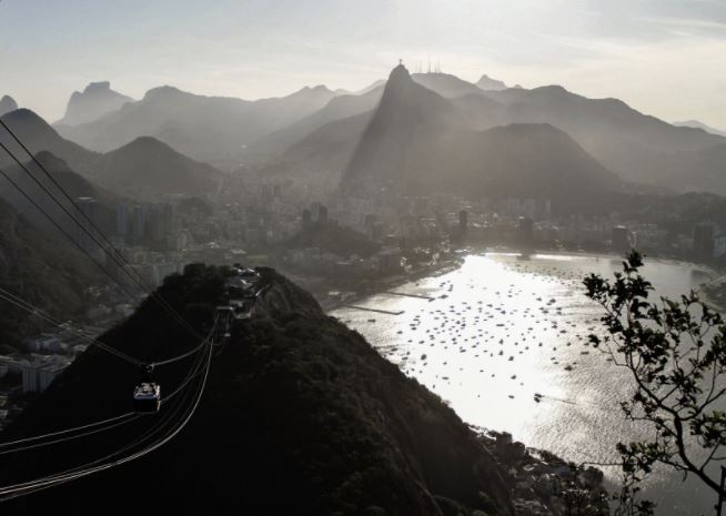 Foto do Rio de Janeiro tirada do alto do morro do Pão de Açúcar