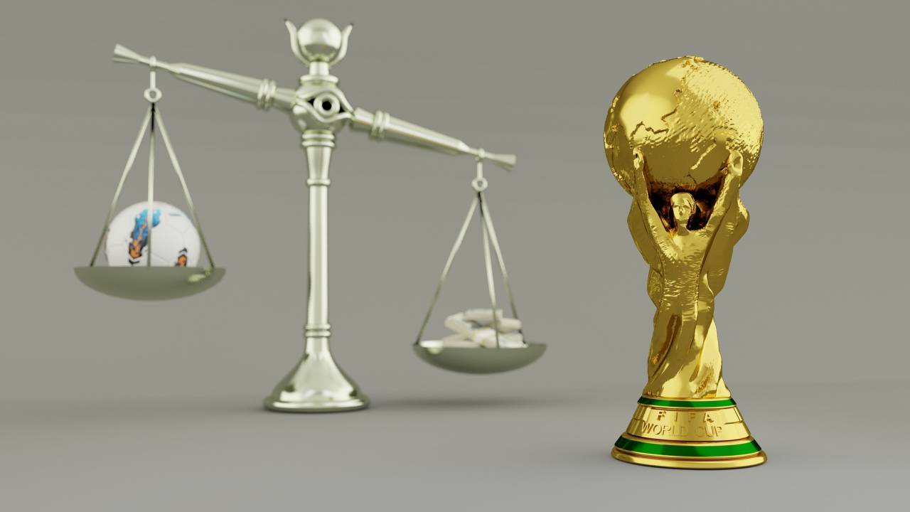 Balança expõe o peso de interesses econômicos e humanitários da Copa