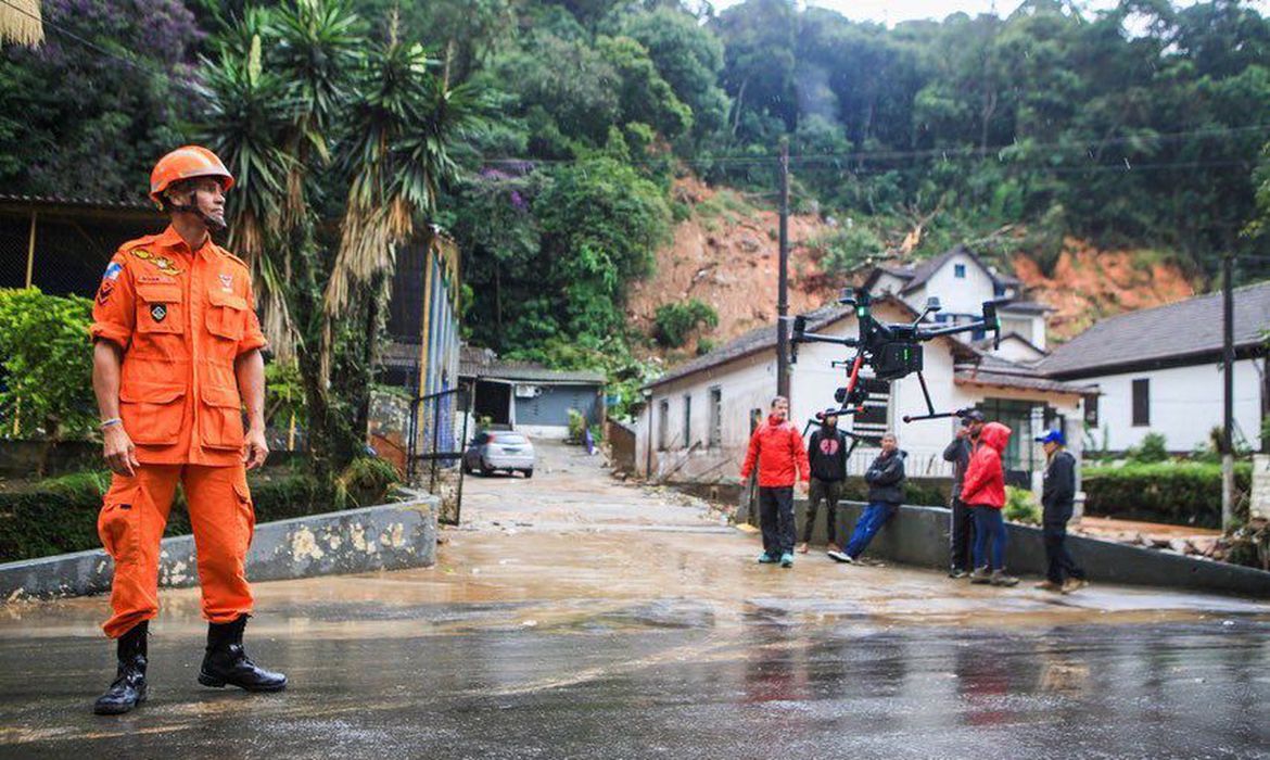 Bombeiros em Petrópolis